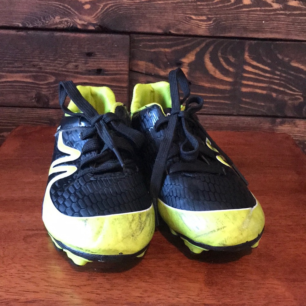 Kids soccer cleats